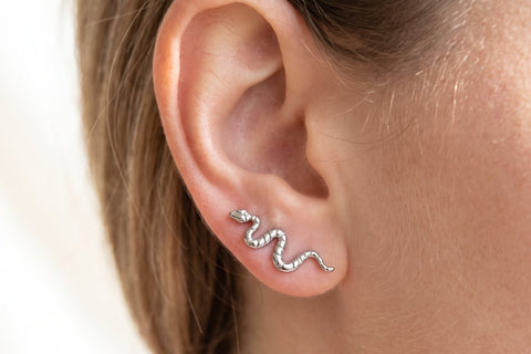 Ohrpiercing Schlange