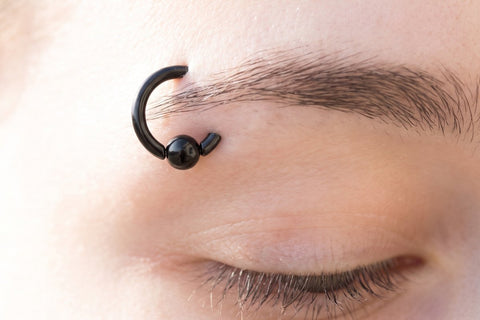 Augenbrauenpiercing Ring