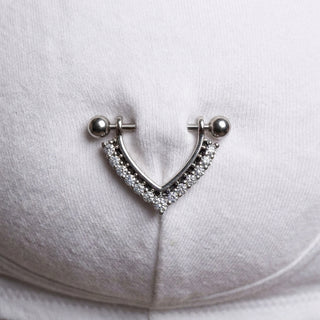 Nipple Piercing Wreath Triangle dangle Zirconia – getragen